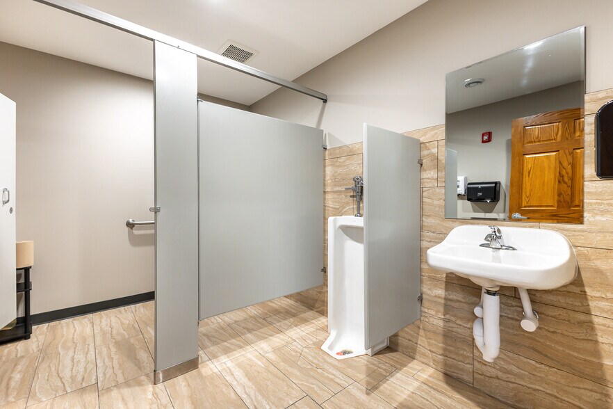 More Photos Of 3681 Prism Ln, Kieler Office For Sale