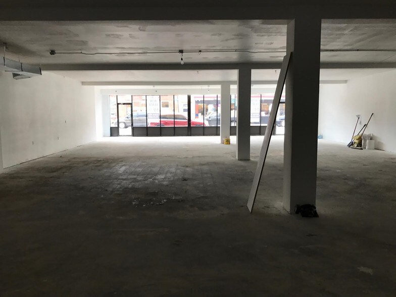 More Photos Of 3430 W Diversey Ave, Chicago Coworking Space