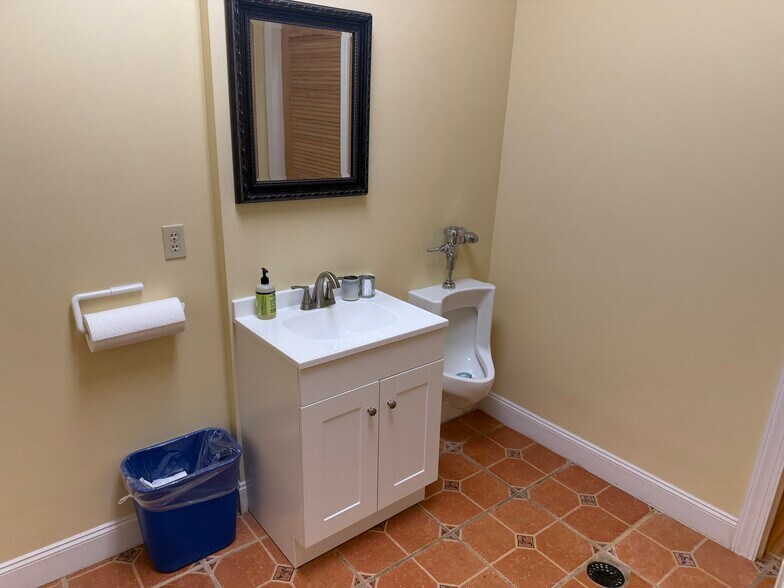 More Photos Of 1045 9th Ave N, Saint Petersburg Medical For Lease