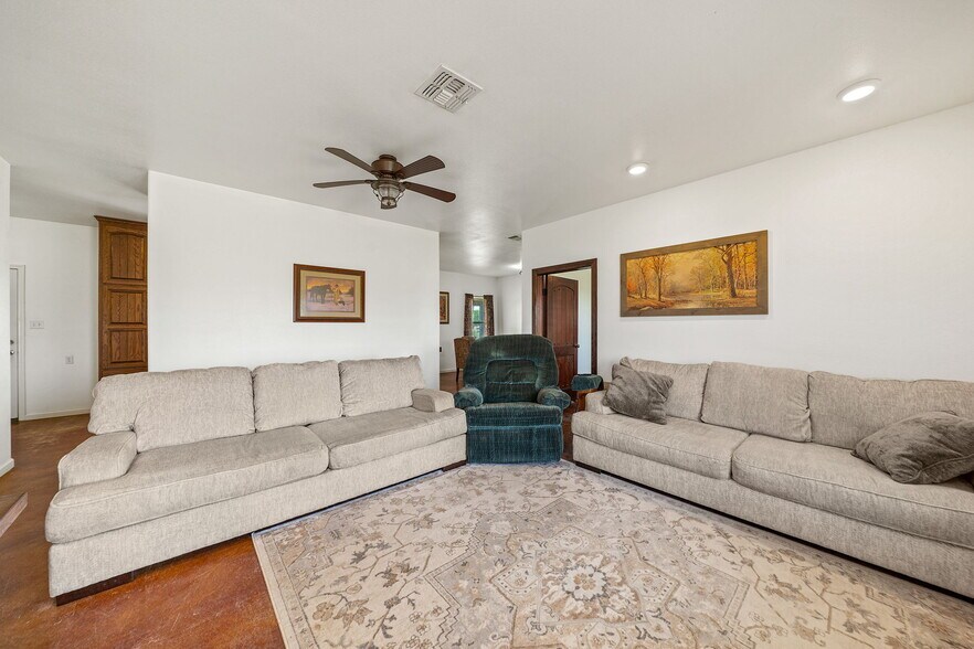 More Photos Of 14221 FM 2790, La Coste Warehouse For Sale