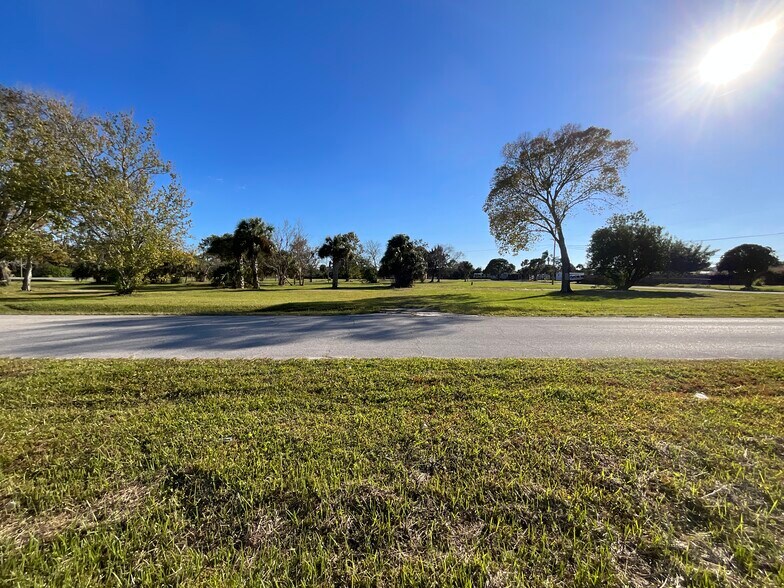 More Photos Of 117 Center St, Oak Hill Land For Sale
