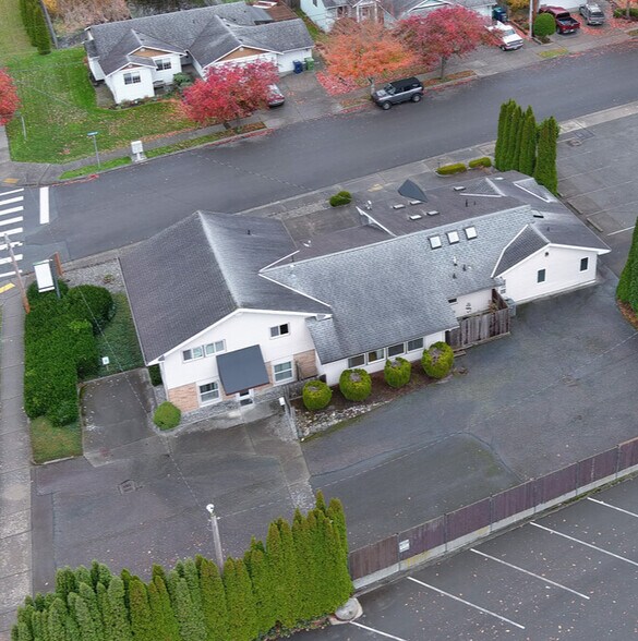 More Photos Of 902 E Maple St, Arlington Medical For Sale