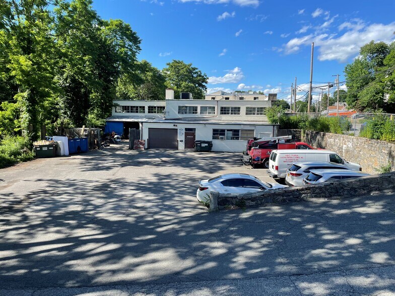Primary Photo Of 77 Lafayette Ave, White Plains Light Manufacturing For Lease