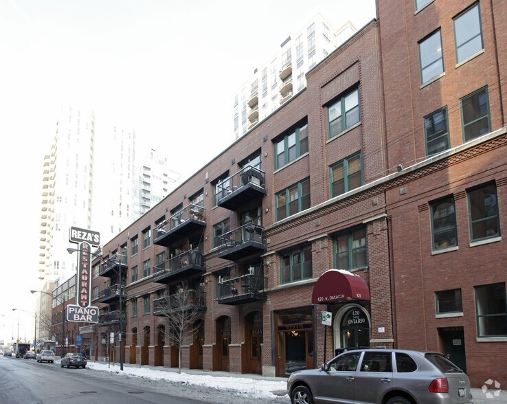 420432 W Ontario St, Chicago, IL 60654 Retail For Lease