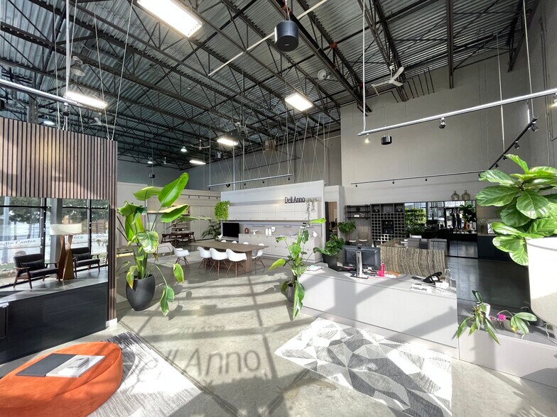 More Photos Of 5529 192nd St, Surrey Showroom For Lease