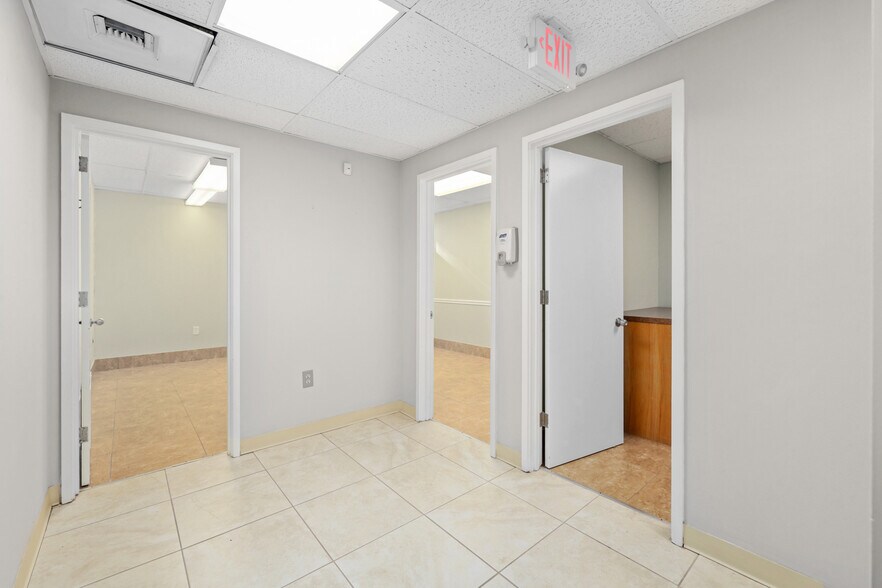More Photos Of 2054 Park St, Jacksonville Medical For Lease