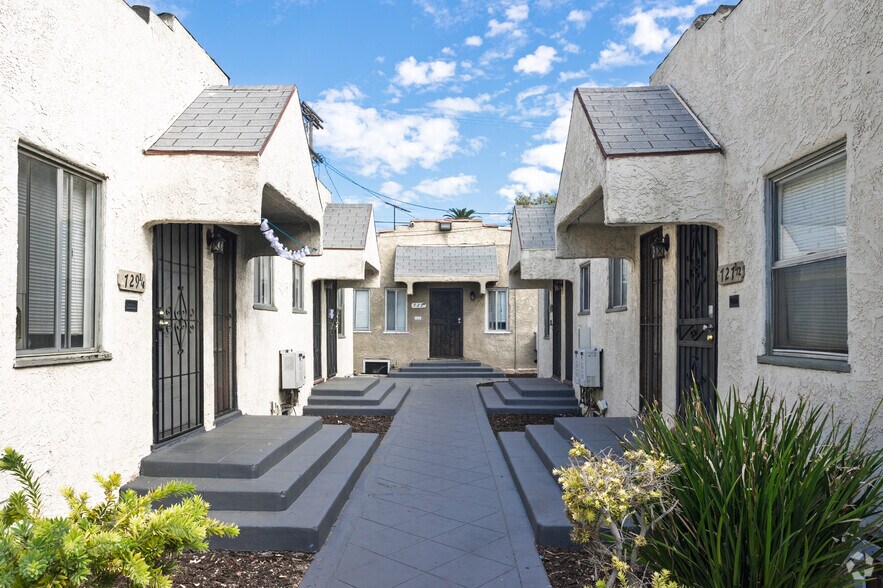 More Photos Of 727-729 W 74th St, Los Angeles Apartments For Sale