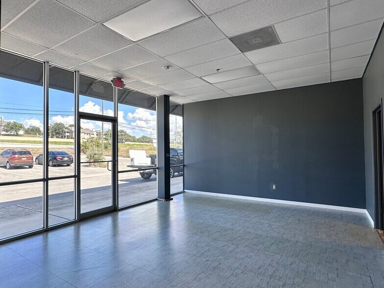 More Photos Of 8142 Shin Oak Dr, San Antonio Unknown For Lease