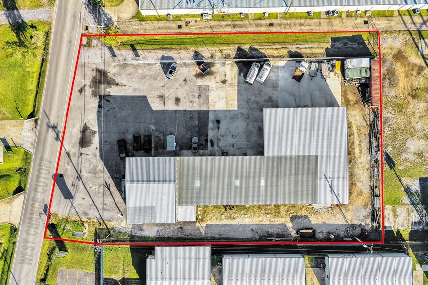 More Photos Of 55 W Chance Rd, Lumberton Warehouse For Lease