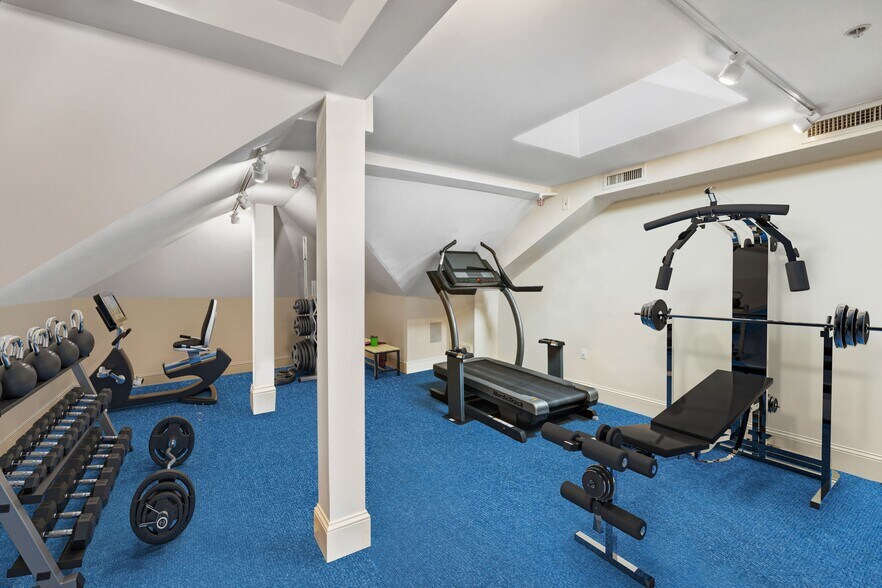 More Photos Of 2000 Massachusetts Ave NW, Washington Office Residential For Sale