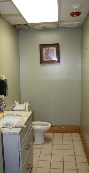 More Photos Of 404 Route 31, Lambertville Showroom For Lease