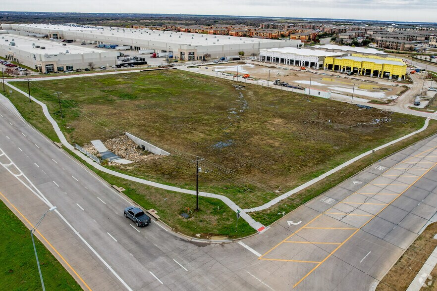 More Photos Of 2601 TX-121, Lewisville Showroom For Sale
