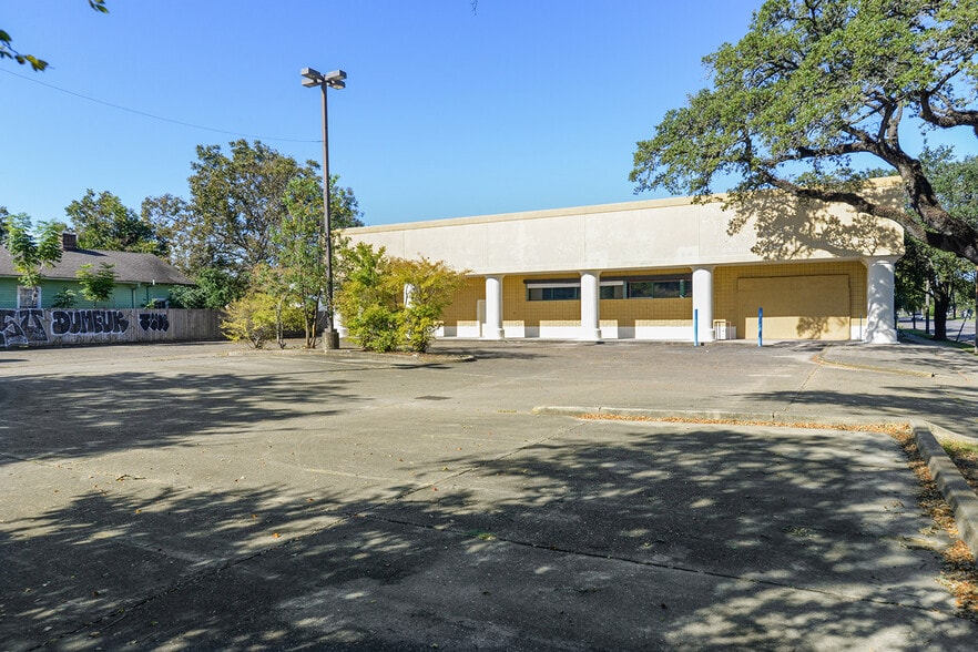 More Photos Of 5500 Saint Claude Ave, New Orleans Freestanding For Sale
