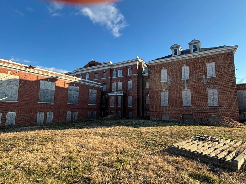 More Photos Of 6101 Sligo Mill Rd NE, Washington Skilled Nursing Facility For Sale