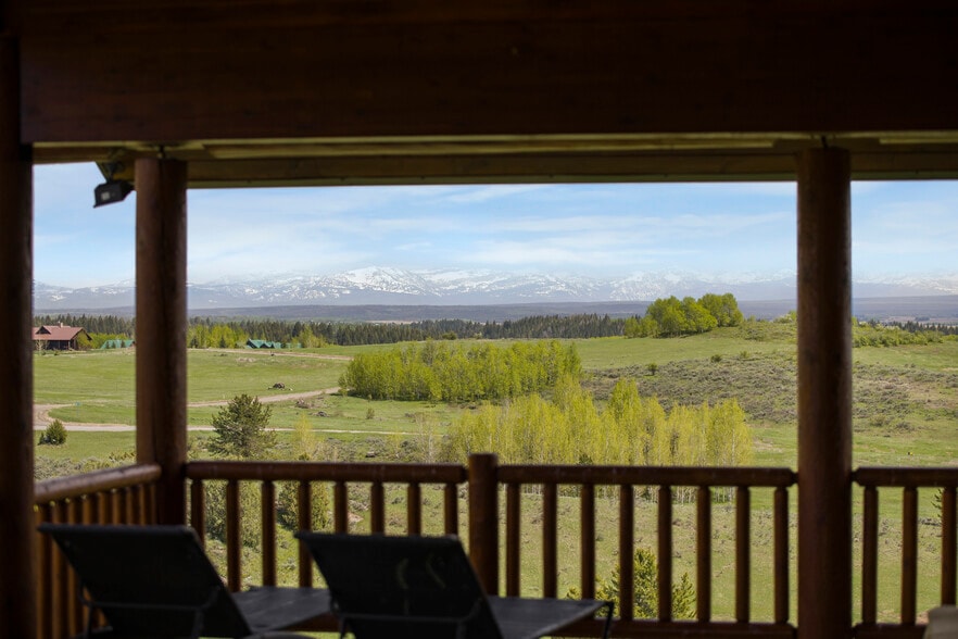 More Photos Of 1665 Whisper Ridge Rd, Ashton Hotel For Sale