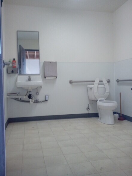 More Photos Of 2297-2317 American Ave, Hayward Warehouse For Sale