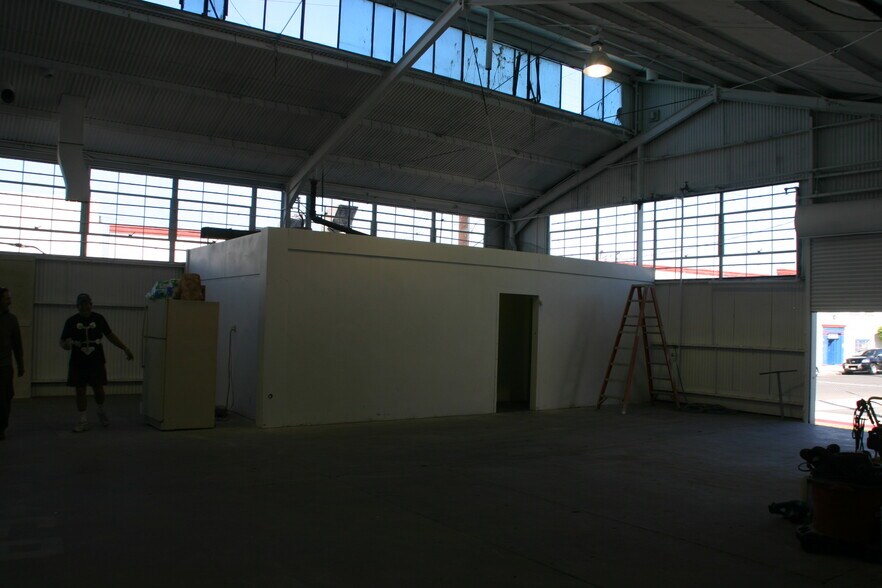 More Photos Of 2910 Humboldt St, Los Angeles Warehouse For Lease