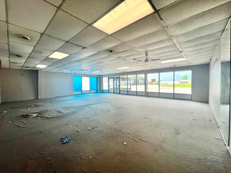 More Photos Of 1709 E 7th St, Atlantic Storefront Retail Office For Sale