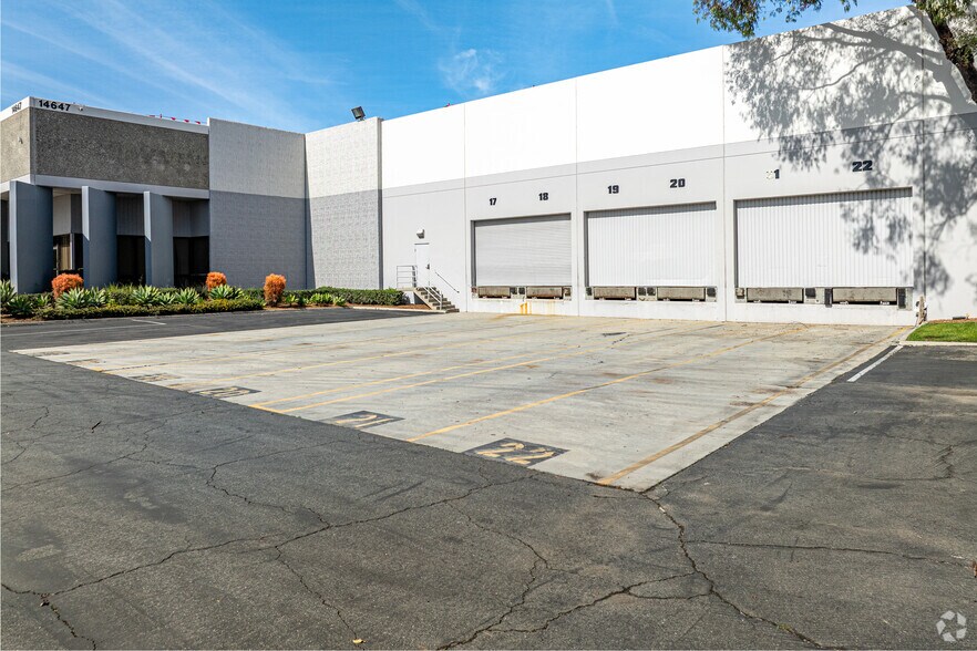 More Photos Of 14647-14667 Northam St, La Mirada Warehouse For Lease