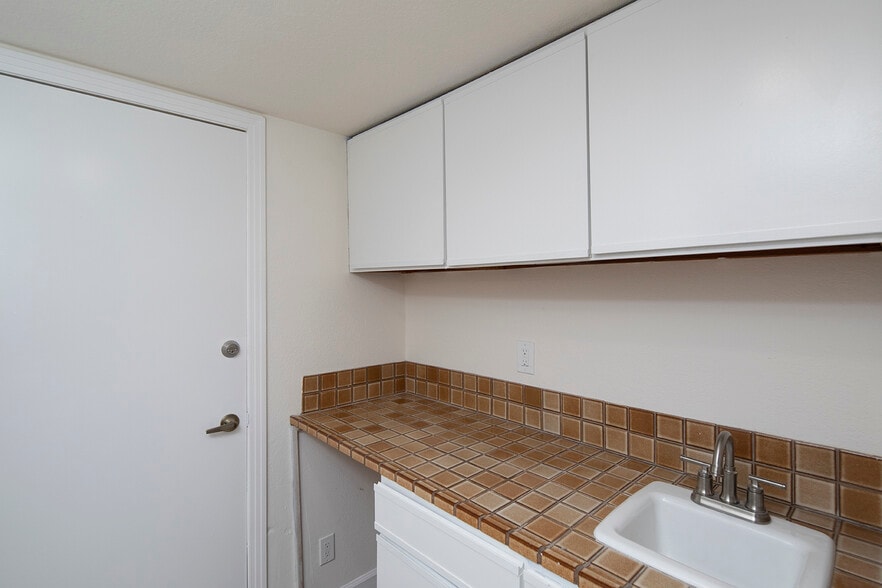 More Photos Of 4895 Cass St, San Diego Office For Lease