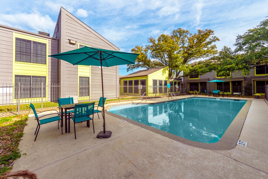 More Photos Of 3902 College Main, Bryan Apartments For Sale