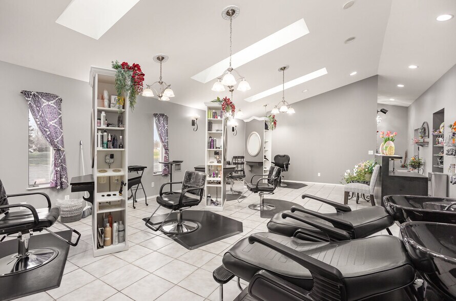 More Photos Of 3266 Fashion Square Blvd, Saginaw Freestanding For Sale