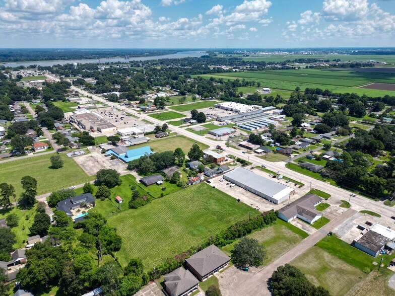 More Photos Of 58630 Belleview Dr, Plaquemine Freestanding For Sale