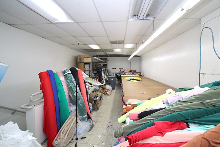 More Photos Of 1100 S San Pedro St, Los Angeles Storefront For Sale
