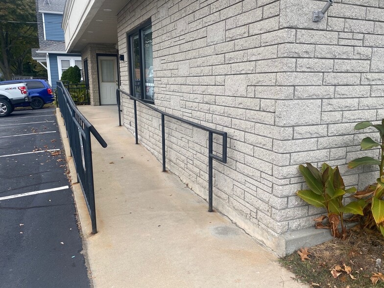 More Photos Of 1923 Post Rd, Warwick Medical For Sale