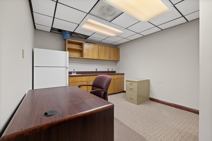 More Photos Of 601 West Blvd, Rapid City Office For Lease
