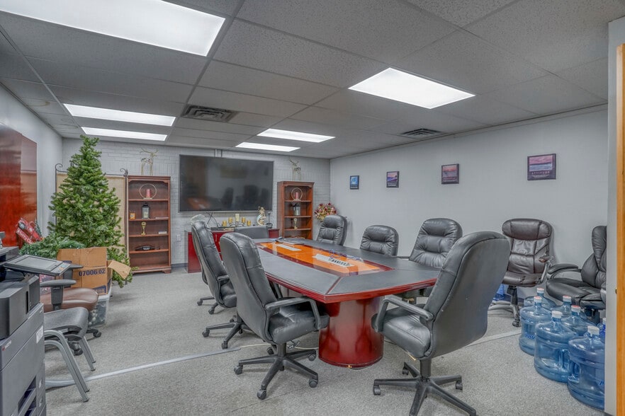 More Photos Of 65 N Dupont Hwy, Dover Medical For Sale