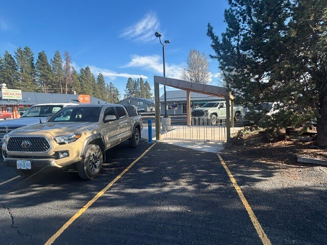 More Photos Of 51470 Highway 97, La Pine General Retail For Sale