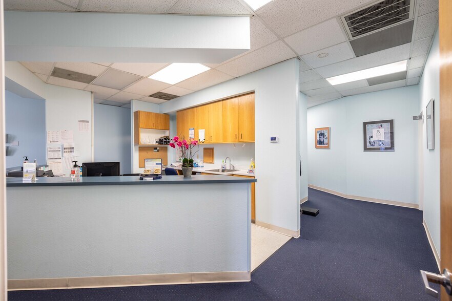 More Photos Of 729 Sunrise Ave, Roseville Medical For Lease