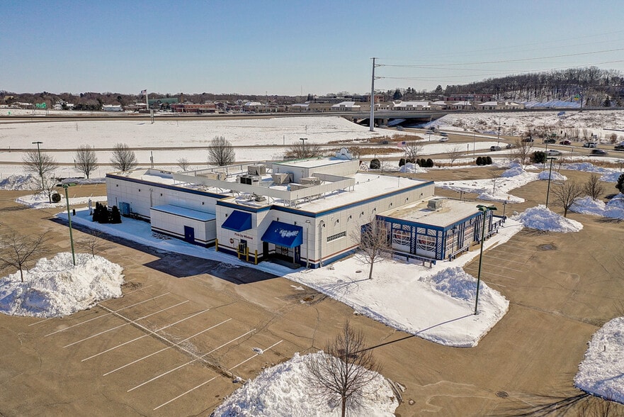 More Photos Of 2259 Deming Way, Middleton Restaurant For Sale