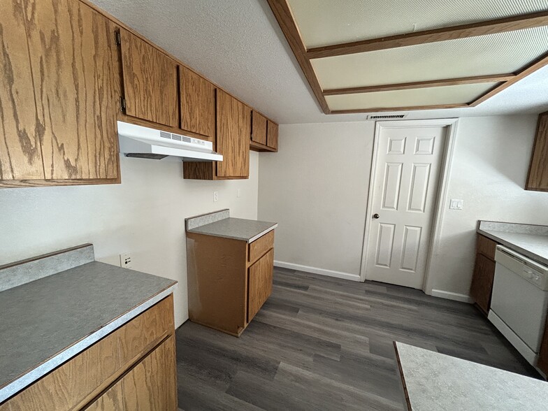 More Photos Of 3115 N Robert Rd, Prescott Valley Flex For Lease