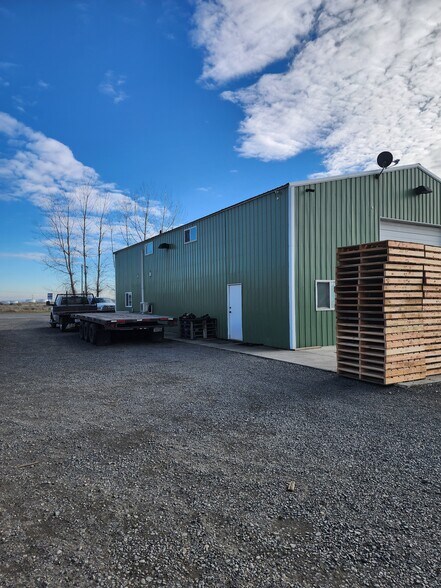 More Photos Of 335 E B Cir, Pasco Warehouse For Sale