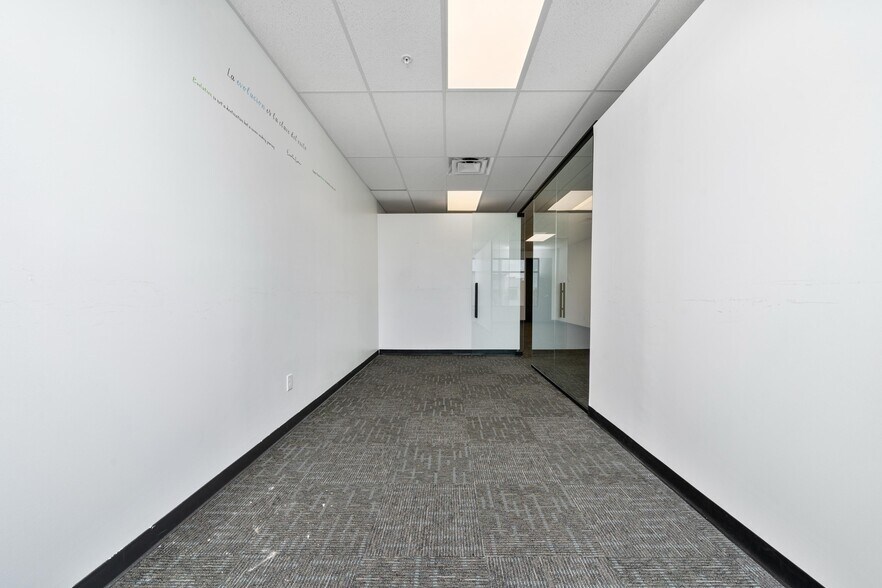 More Photos Of 13550 Village Park Dr, Orlando Office For Lease
