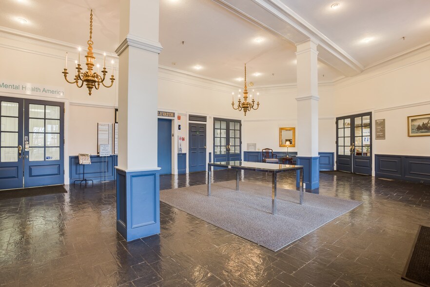 More Photos Of 2217 Princess Anne St, Fredericksburg Office Residential For Lease