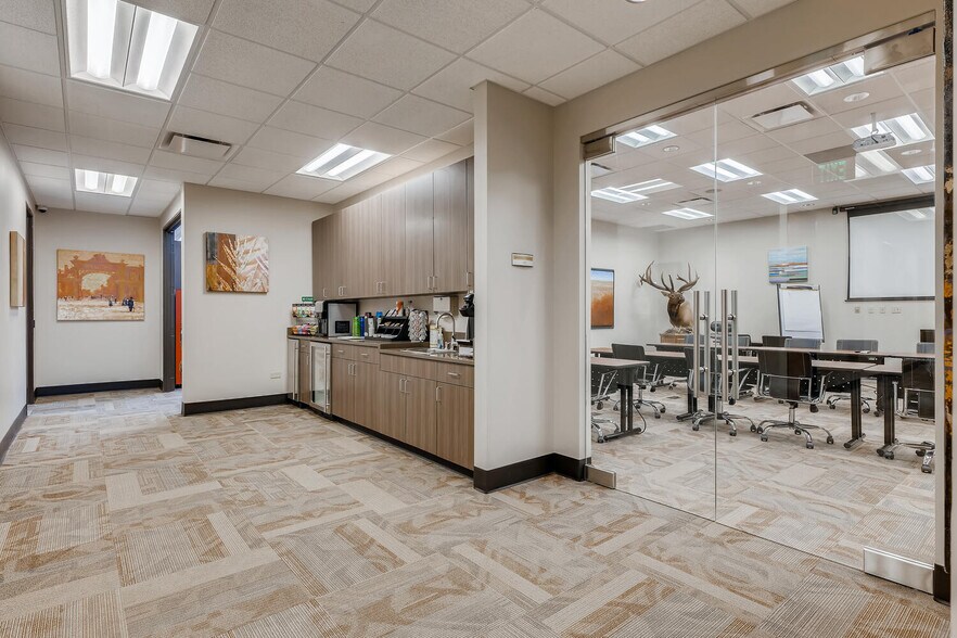 More Photos Of 7070 S Tucson Way, Englewood Flex For Lease
