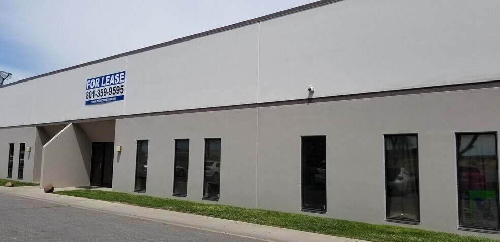 More Photos Of 1151 S Redwood Rd, Salt Lake City Showroom For Lease