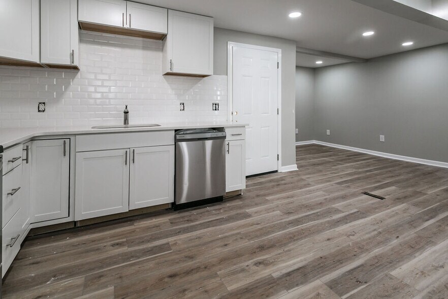 More Photos Of 4527 South St, Jamesville General Retail For Sale