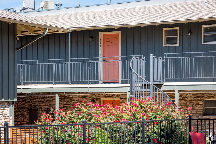 More Photos Of 7314-100 Oak Manor Dr, San Antonio Apartments For Sale