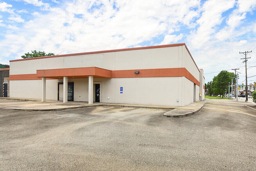 More Photos Of 1500 Pittsburgh St, Cheswick Freestanding For Lease