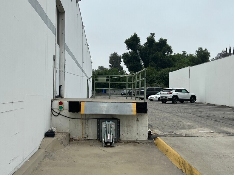 More Photos Of 12840 Bradley Ave, Sylmar Warehouse For Lease