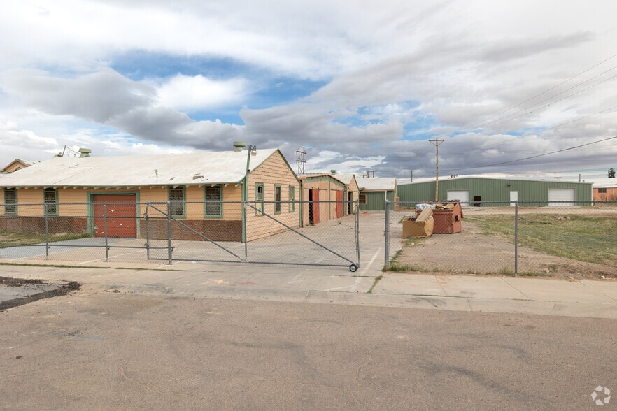 More Photos Of 10390 Dyer St, El Paso Service For Sale