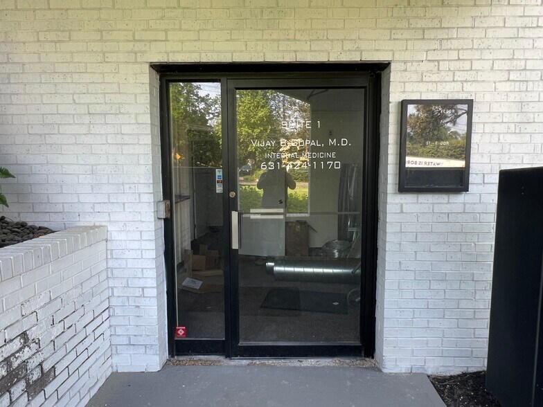 More Photos Of 76 E Main St, Huntington Medical For Lease