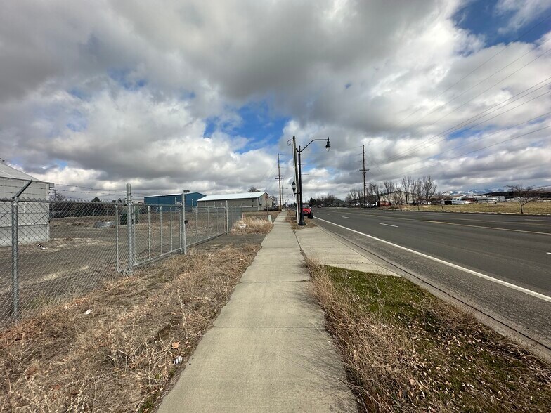 More Photos Of 2719 E Isaacs Ave, Walla Walla Distribution For Sale