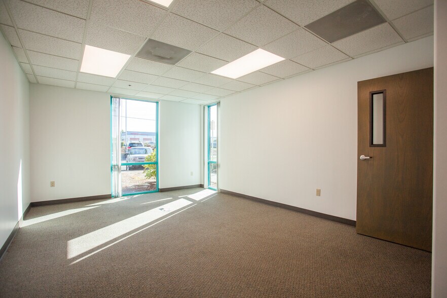More Photos Of 29755-29757 SW Boones Ferry Rd, Wilsonville Office For Lease