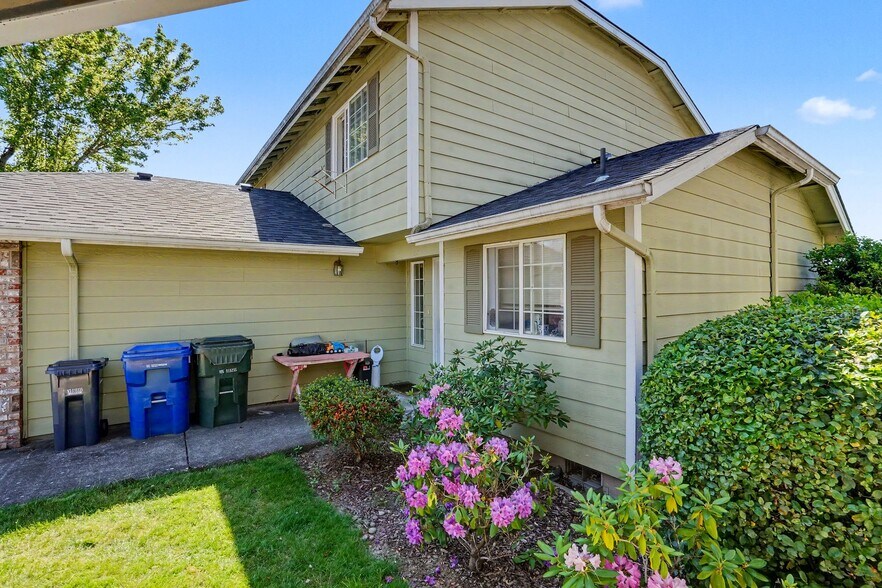 More Photos Of 1364 Northern Heights Loop, Keizer Multifamily For Sale