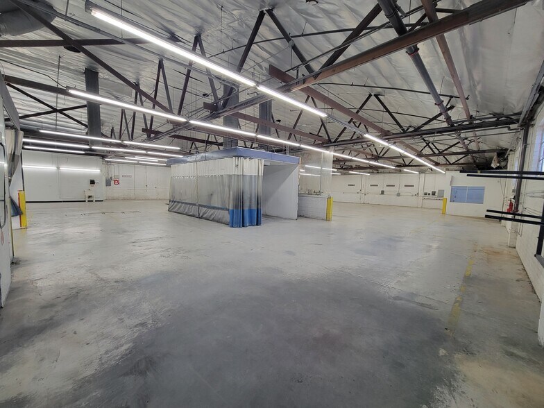More Photos Of 2001 S La Cienega Blvd, Los Angeles Warehouse For Sale
